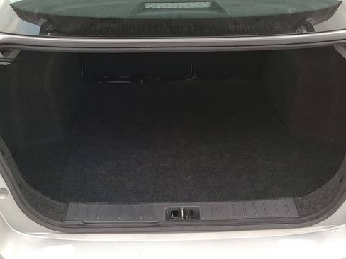 Used 2021 Nissan Versa SV FWD image 6