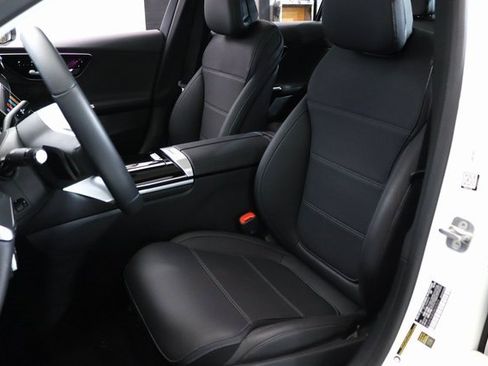 Certified 2025 Mercedes-Benz C 300 4MATIC Sedan image 16