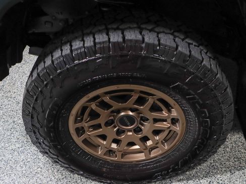 Used 2023 Toyota Tacoma 4x4 Double Cab image 11