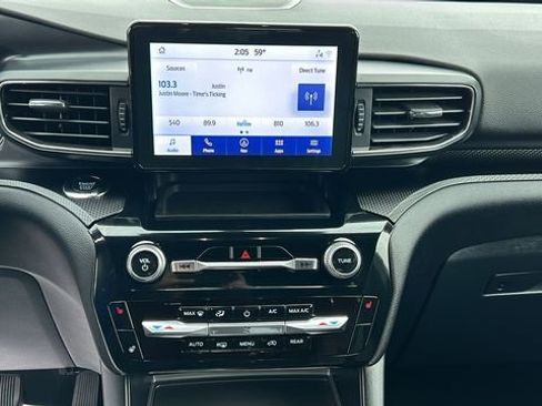 Certified 2024 Ford Explorer ST-Line w/ Class IV Trailer Tow Package image 22