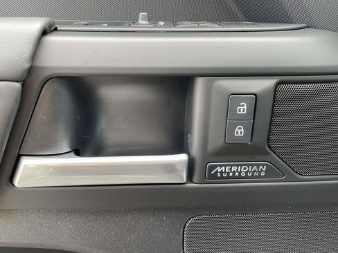 New 2026 Land Rover Defender 110 X-Dynamic SE AWD/4WD image 33
