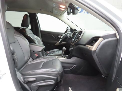 Used 2018 Jeep Cherokee Limited w/ High Altitude Package image 30