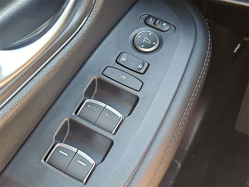 New 2026 Honda HR-V EX-L image 19