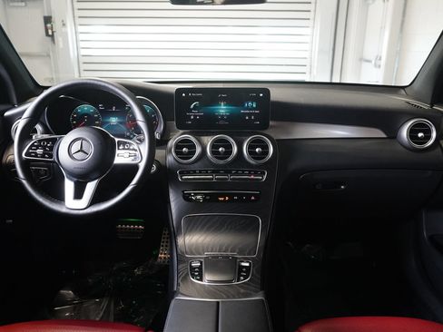 Used 2021 Mercedes-Benz GLC 300 4MATIC image 14