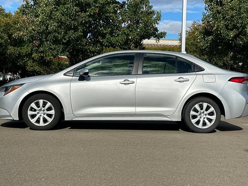 Used 2024 Toyota Corolla LE FWD image 7