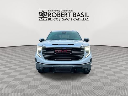 Used 2024 GMC Sierra 1500 SLT w/ SLT Premium Plus Package AWD/4WD image 3