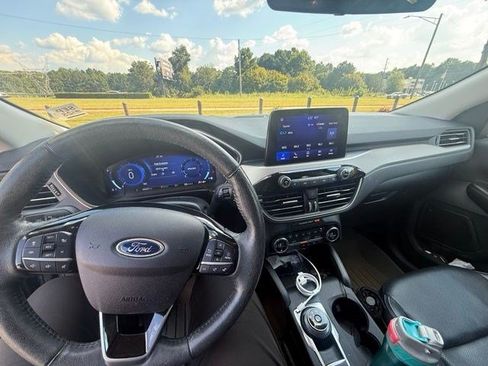 Used 2021 Ford Escape SEL w/ Technology Package FWD image 10