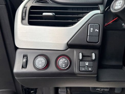 Used 2016 GMC Yukon SLE w/ HD Trailering Package image 21