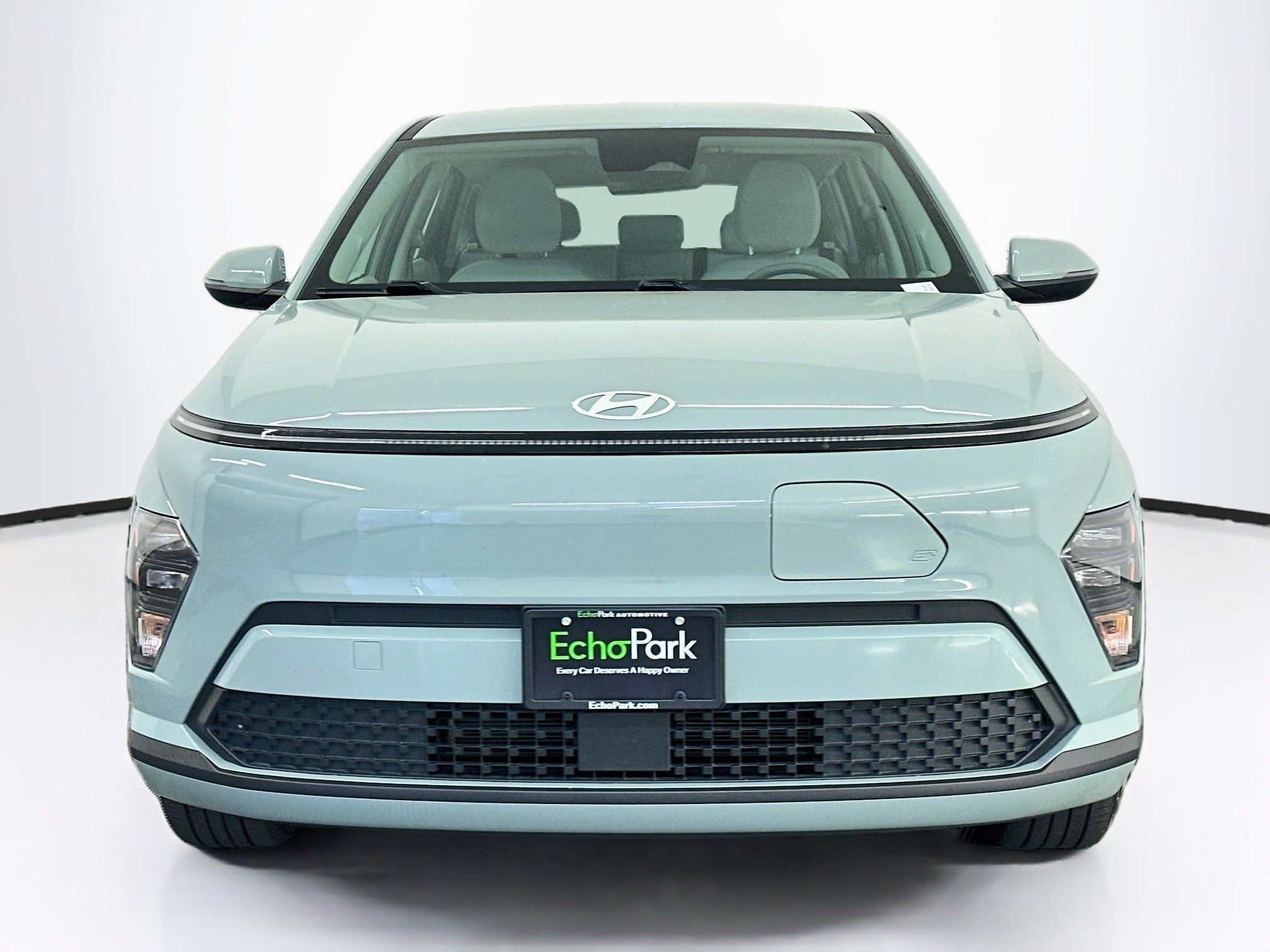 Used 2024 Hyundai Kona SE FWD image 2