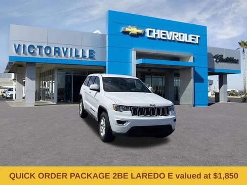 Used 2019 Jeep Grand Cherokee Laredo RWD image 3