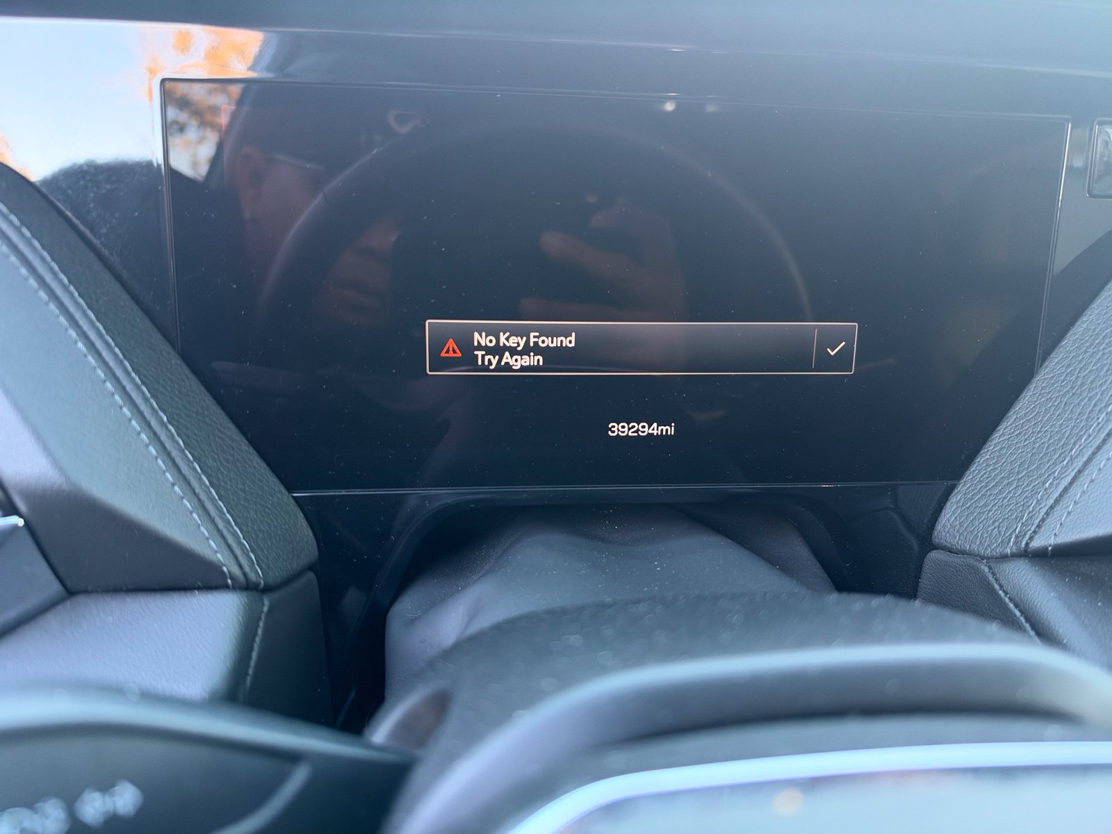 Used 2025 GMC Yukon XL Denali AWD/4WD image 2