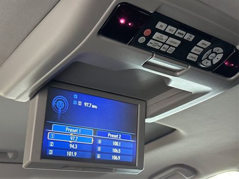 Used 2018 Honda Pilot Touring image 17