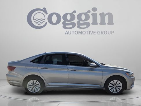 Used 2019 Volkswagen Jetta FWD image 6