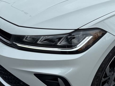 Certified 2025 Volkswagen Jetta SEL image 9