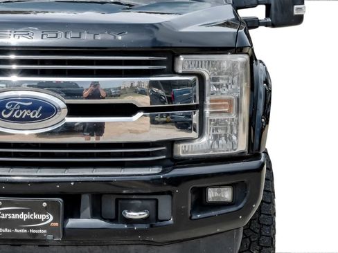 Used 2017 Ford F250 Lariat w/ Lariat Ultimate Package AWD/4WD image 50