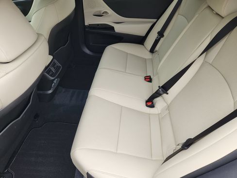 Used 2025 Lexus ES 350 w/ Premium Package FWD image 30