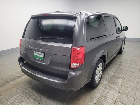 Used 2018 Dodge Grand Caravan SE w/ UConnect Hands-Free Group FWD image 9