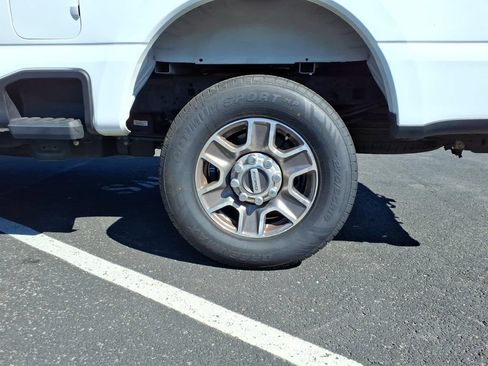 Used 2025 Ford F250 XLT AWD/4WD image 9