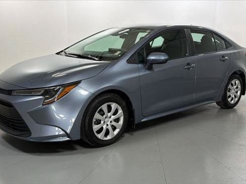 Certified 2025 Toyota Corolla LE FWD image 1