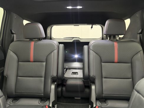 Used 2025 Chevrolet Traverse RS w/ LPO, Floor Liner Package image 28