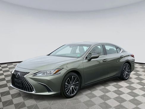 Used 2025 Lexus ES 300h w/ Premium Package image 5