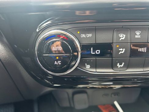 Used 2026 Chevrolet Trax LT w/ Driver Confidence Package FWD image 24