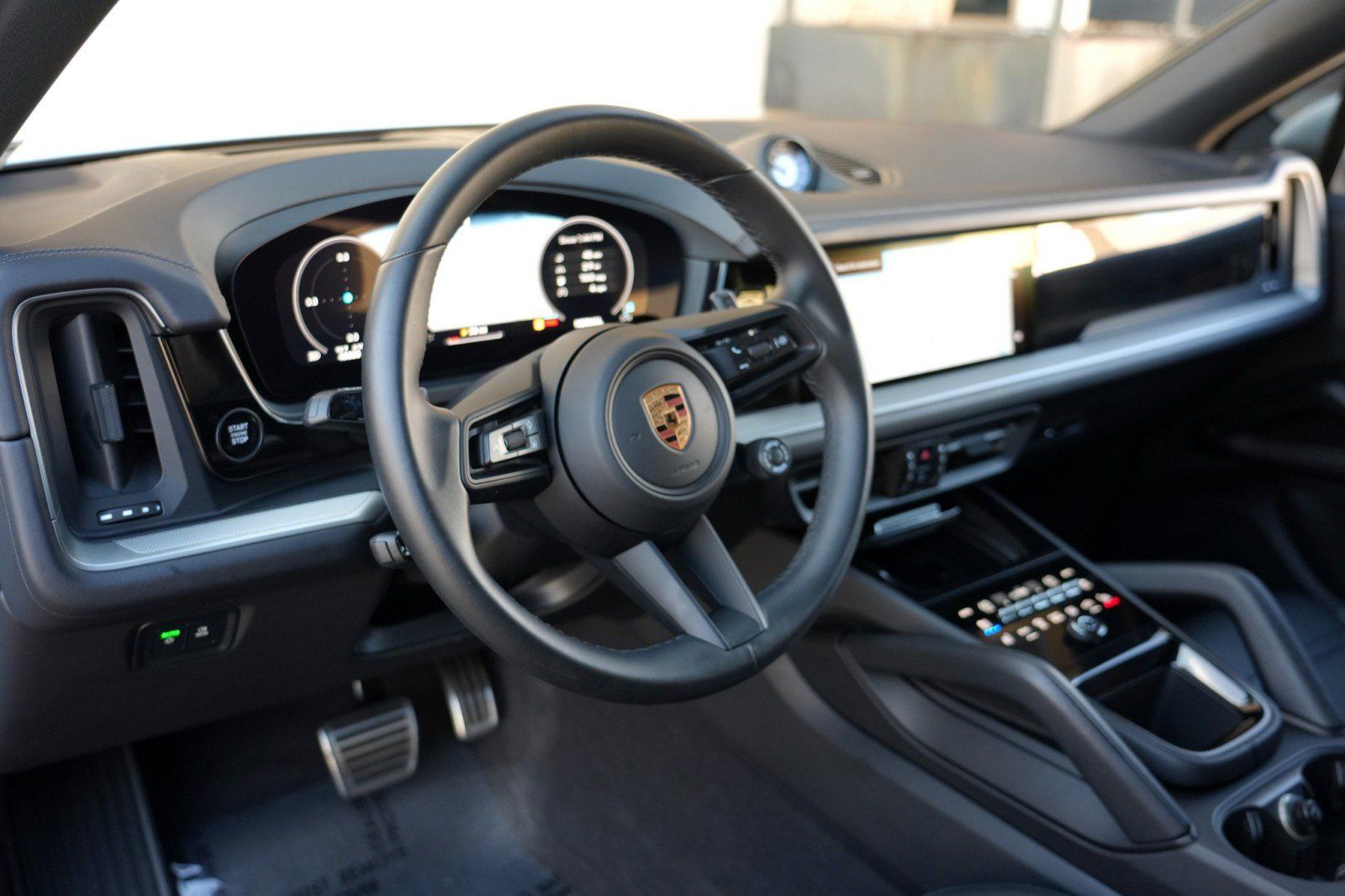 Used 2024 Porsche Cayenne S w/ Sport Chrono Package AWD/4WD image 13