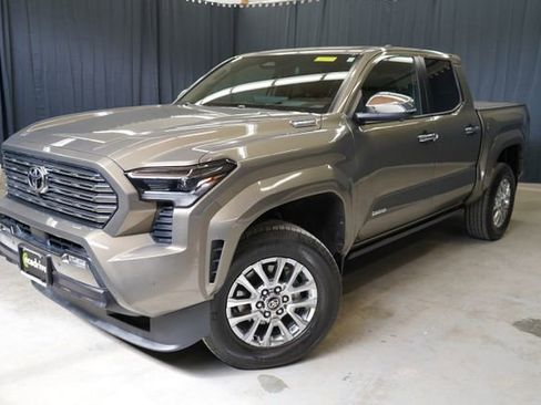 Used 2025 Toyota Tacoma Limited AWD/4WD image 1