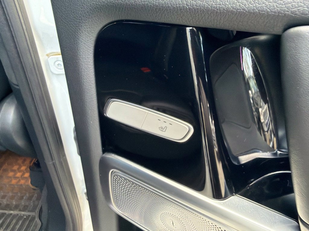 Used 2025 Mercedes-Benz G 550 image 36