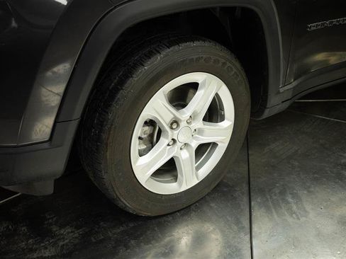 Used 2023 Jeep Compass Sport AWD/4WD image 4