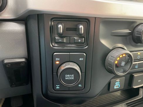 Used 2023 Ford F250 XL w/ FX4 Off-Road Package AWD/4WD image 12