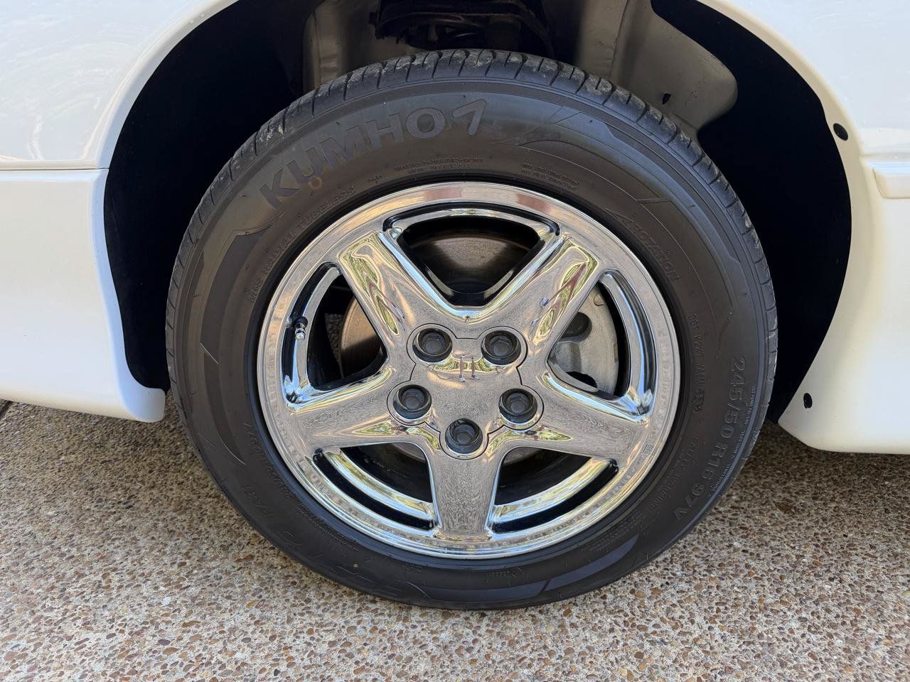 Used 1999 Chevrolet Camaro Z28 RWD image 9