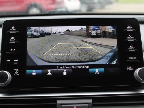 Used 2018 Honda Accord Touring image 34
