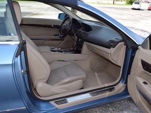 Used 2011 Mercedes-Benz E 350 Cabriolet image 40