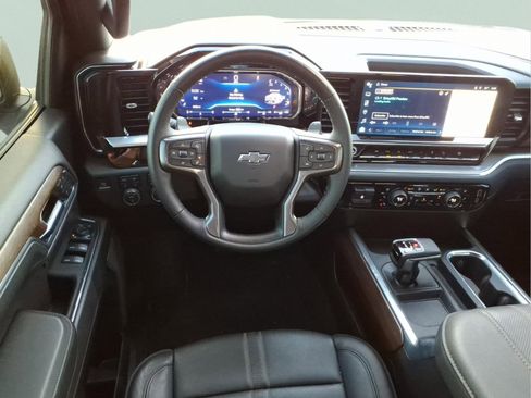 Used 2024 Chevrolet Silverado 1500 High Country w/ Midnight Edition image 12