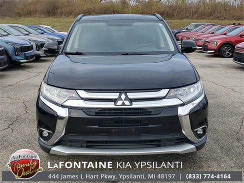 Used 2016 Mitsubishi Outlander SEL image 2
