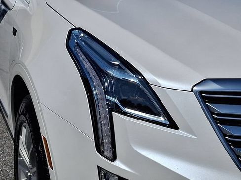 Certified 2018 Cadillac XT5 Luxury w/ Driver Awareness Package AWD/4WD image 9