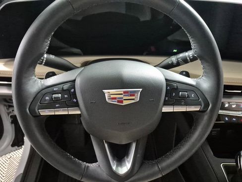 Used 2024 Cadillac XT4 Luxury w/ Cold Weather Package image 11