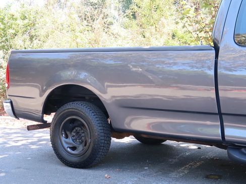 Used 2003 Ford F150 XL RWD image 15