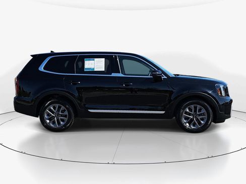 Used 2023 Kia Telluride LX AWD/4WD image 3
