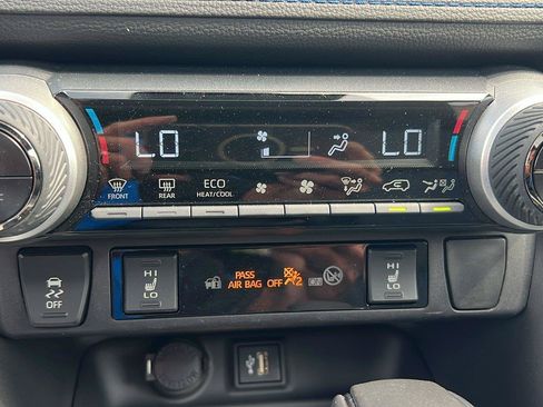Used 2024 Toyota RAV4 XSE w/ Advanced Technology Package AWD/4WD image 27