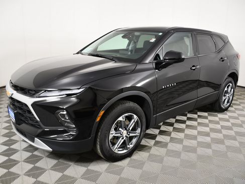 Used 2025 Chevrolet Blazer LT AWD/4WD image 10