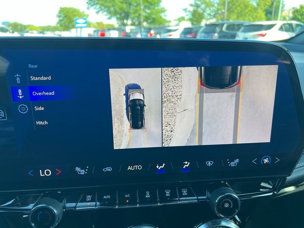 Used 2024 Chevrolet Blazer EV LT AWD/4WD image 35