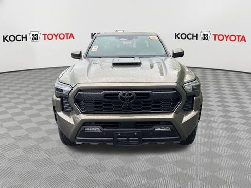 Certified 2024 Toyota Tacoma TRD Off-Road AWD/4WD image 2