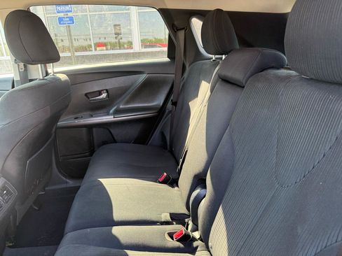 Used 2015 Toyota Venza LE AWD/4WD image 8