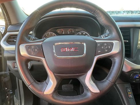 Used 2017 GMC Acadia SLE image 11