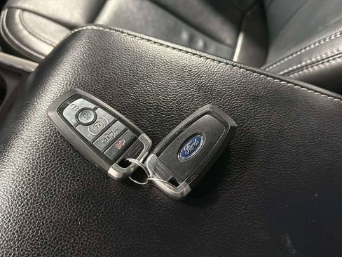Used 2019 Ford F150 Lariat w/ Equipment Group 502A Luxury AWD/4WD image 35