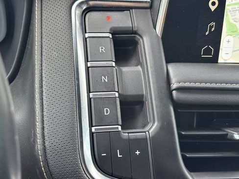 Used 2023 GMC Yukon XL SLT AWD/4WD image 36