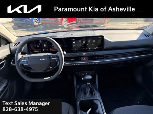 New 2025 Kia K4 LX image 8