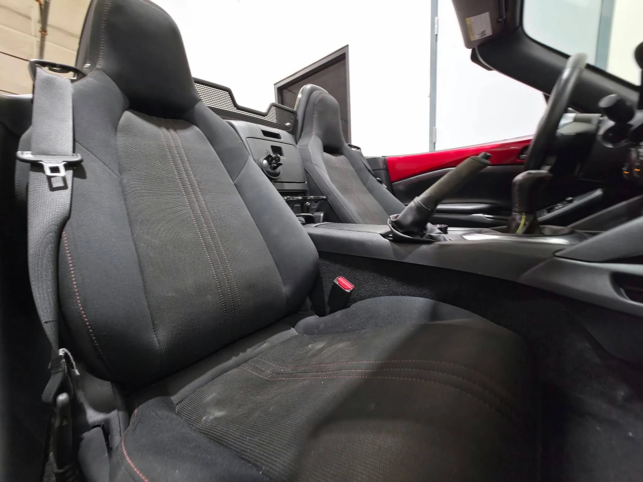 Used 2016 MAZDA MX-5 Miata Club w/ Brembo/BBS Package RWD image 12